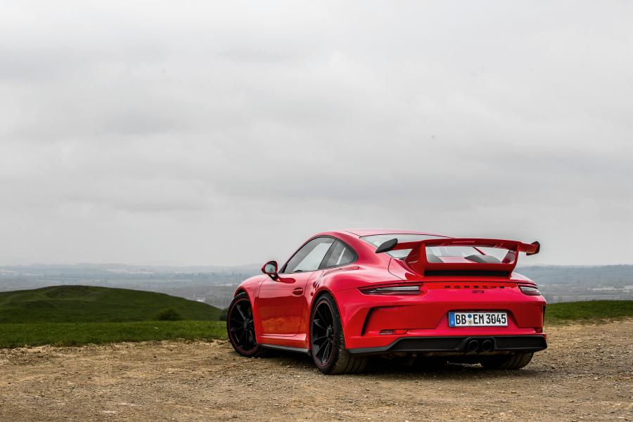  Porsche 911 GT3 (991) 2017 года  (UK) (фото 16 из 42)